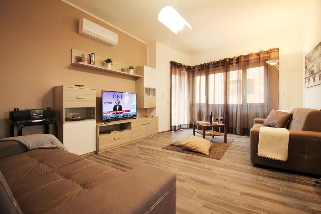 Eur Bright Spacious Terraced